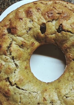 Una foto de Budín de banana 🍌 con chips y nueces
