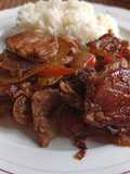 Churrasquitos con cebolla, morrón con vino y pimienta