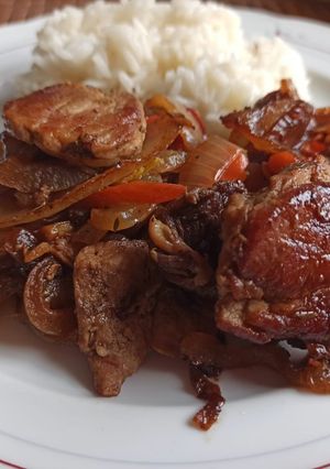 Una foto de Churrasquitos con cebolla, morrón con vino y pimienta