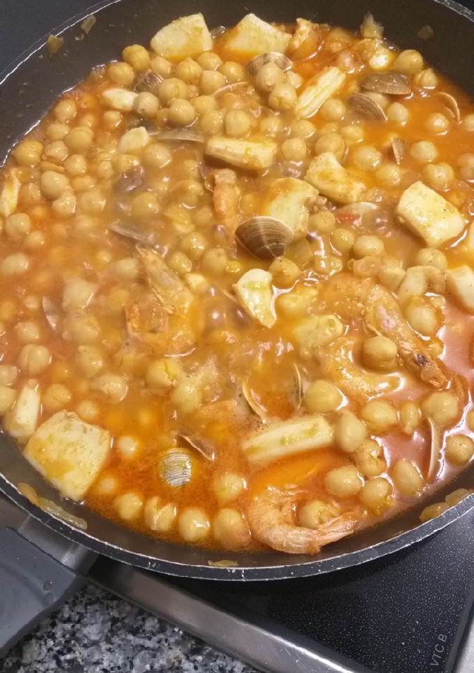 Una foto de Garbanzos a la marinera