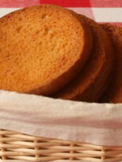 A picture of California Farm Double Baked Rusk Biscuits.