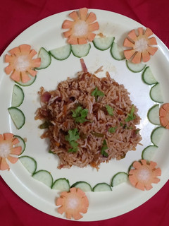 ફ્રાઇડ રાઈસ (Fried Rice Recipe In Gujarati) રેસીપી મુખ્ય ફોટો