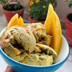 A picture of Mango Pista Icecream.