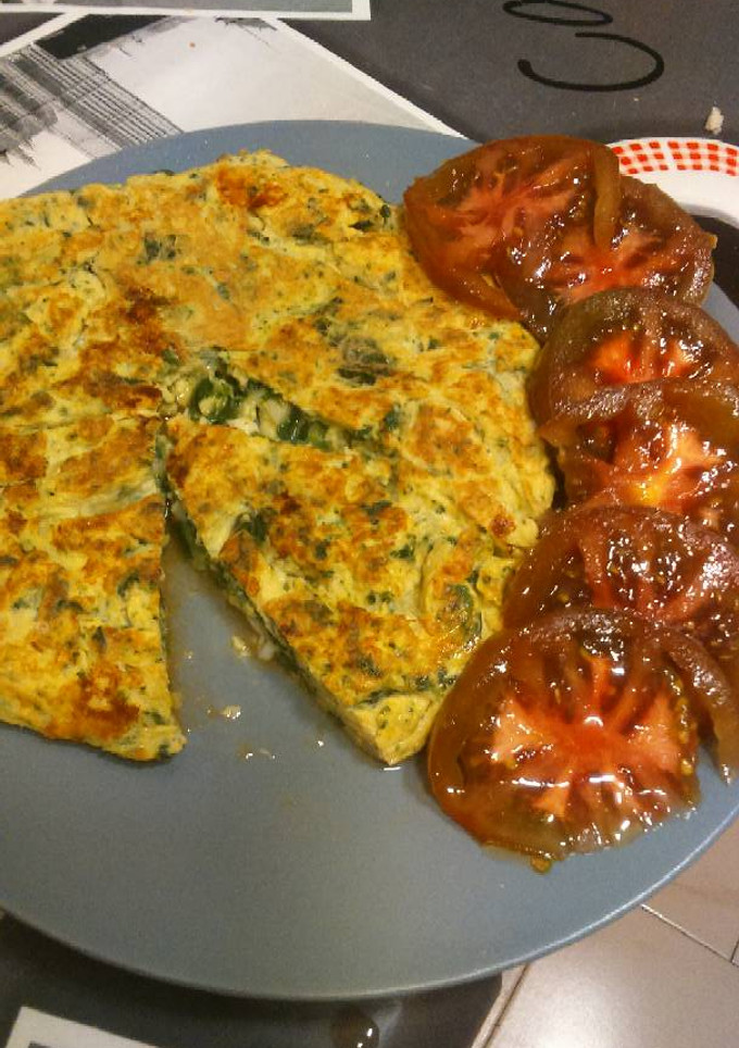 Una foto de Tortilla de espinaca, brócoli y quesitos