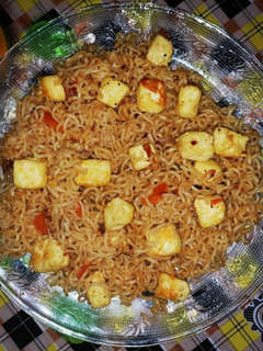 மேகி பன்னீர் நூடுல்ஸ் செய்முறை முக்கிய புகைப்படம்