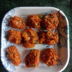 A picture of Mix vegetable fritters / pakodas.