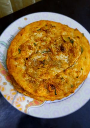 A picture of Naan fry (bason and potatoes).