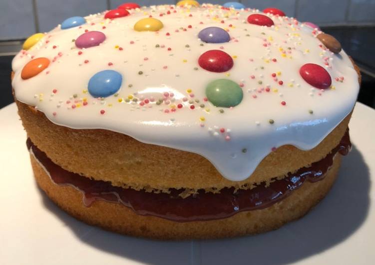 Step-by-Step Guide to Make Speedy Classic Victoria sponge cake