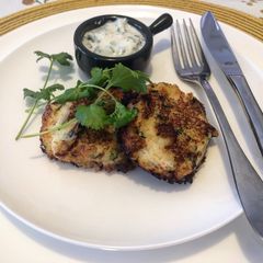A picture of Smoked salmon and horseradish fishcakes.