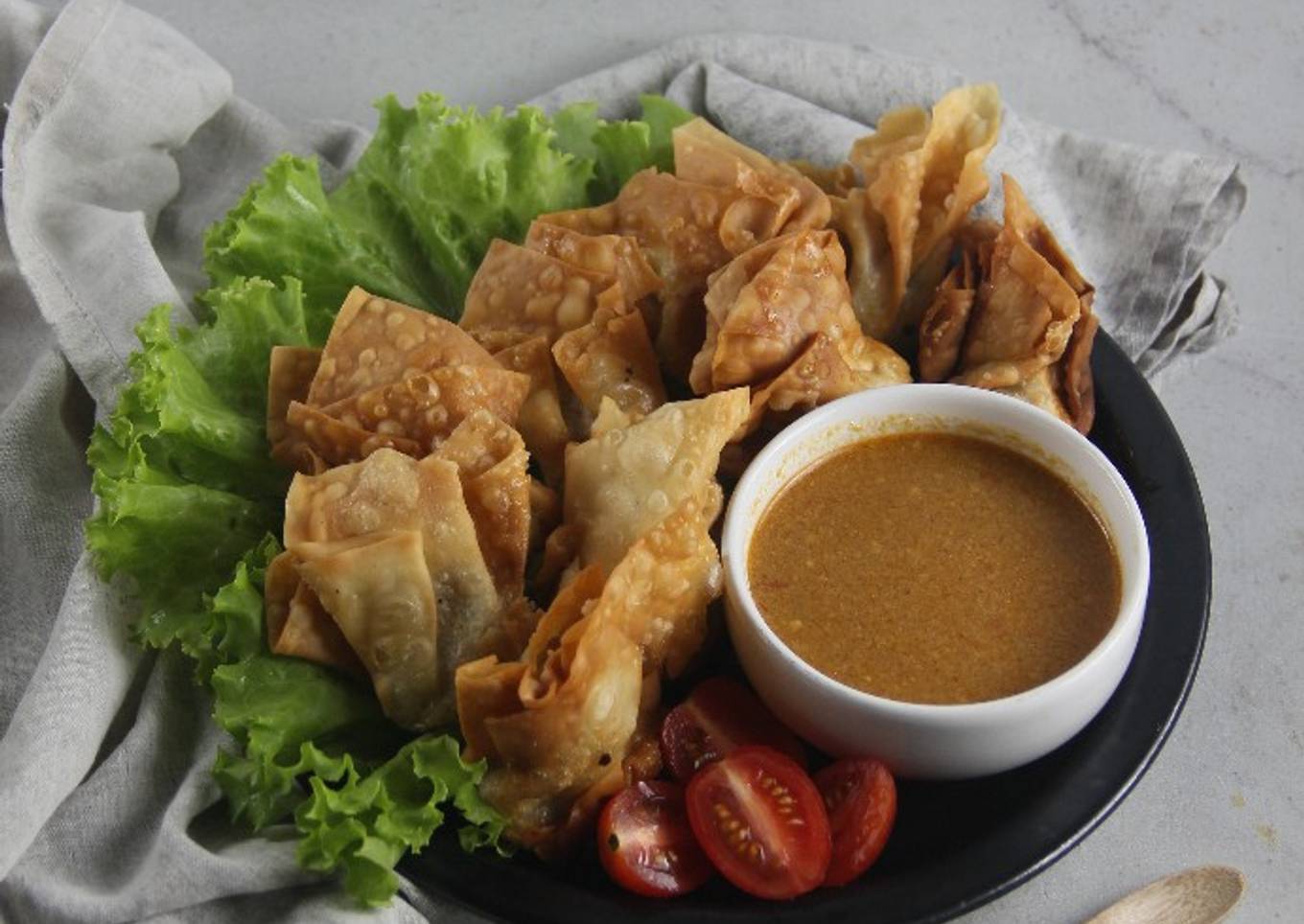 Pangsit goreng tuna