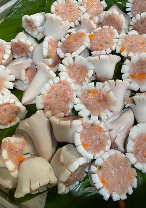 Hình của món Lẩu hoa mực.