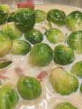 Choux de bruxelles à la crème et petits lardons