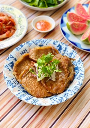 Hình của món Thịt Cốt Lết Khìa Nước Dừa.