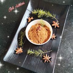 A picture of Chettinad masala powder.
