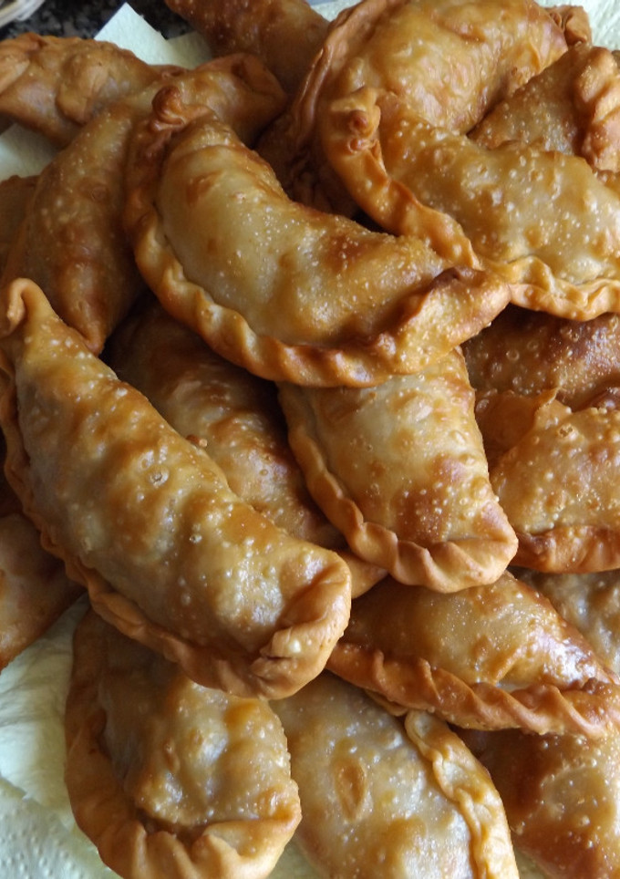 Una foto de Empanadas sencillas y fáciles de carnes de caza variadas