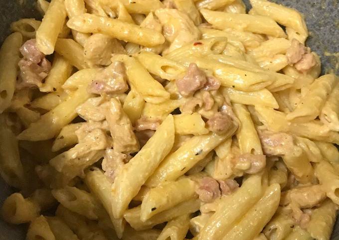Creamy bacon and chicken penne pasta