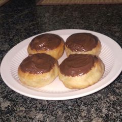 A picture of 🍩Topped Donuts 🍫.