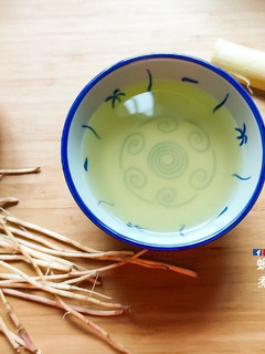 湯水篇| 竹蔗茅根蘋果飲 生津止渴 清熱涼血 (附影片) 的食譜成品照片