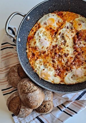 Una foto de Cazuela de garbanzos con huevos