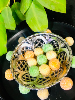 पोटॅटो मिनी लाडू (potato mini Laddu recipe in marathi) रेसिपी चे मुख्य फोटो