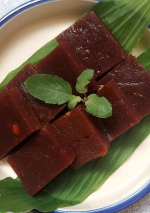 A picture of Singhara Burfi.