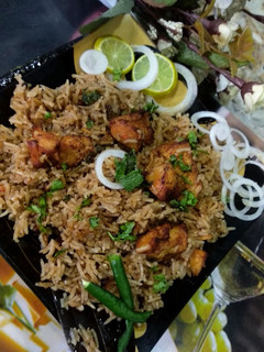 A picture of Tikka rice.