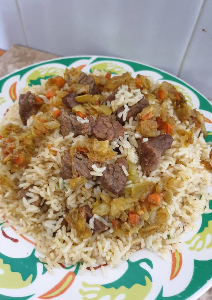 Una foto de Arroz con carne de ternera al curry