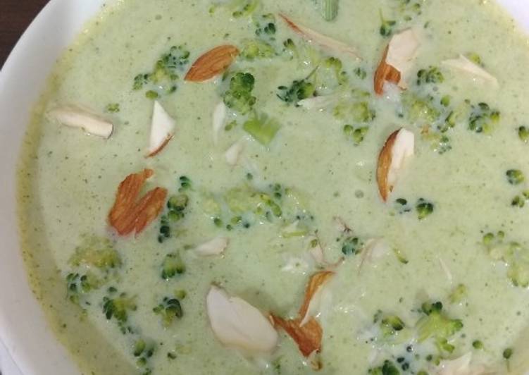 Recipe of Ultimate Broccoli Almonds Soup