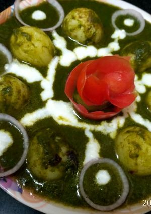 A picture of Spinach dum baby potaoto.