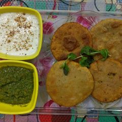 Urad dal ki khasta kachori A picture of Urad dal ki khasta kachori.