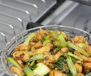 Mudahnya Memasak Tumis Ayam Pokcoy mudah Gurih Mantul