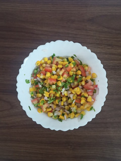 કોર્ન ચાટ (Corn Chaat Recipe In Gujarati) રેસીપી મુખ્ય ફોટો