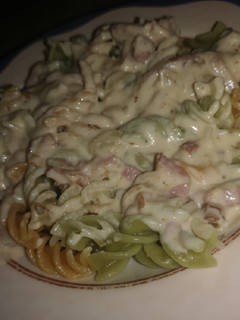 Una foto de Macarrones vegetales en salsa bechamel