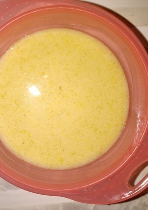 Una foto de Crema de brócoli para tu bebé a partir de los 6meses
