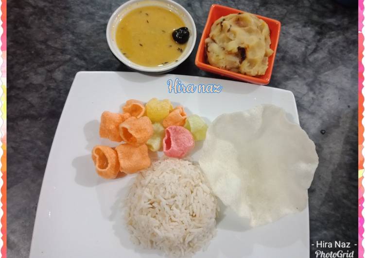 Easy Way to Cook Delicious Aloo ka Burta,Mung aur masoor ki daal, Chawal with Papari