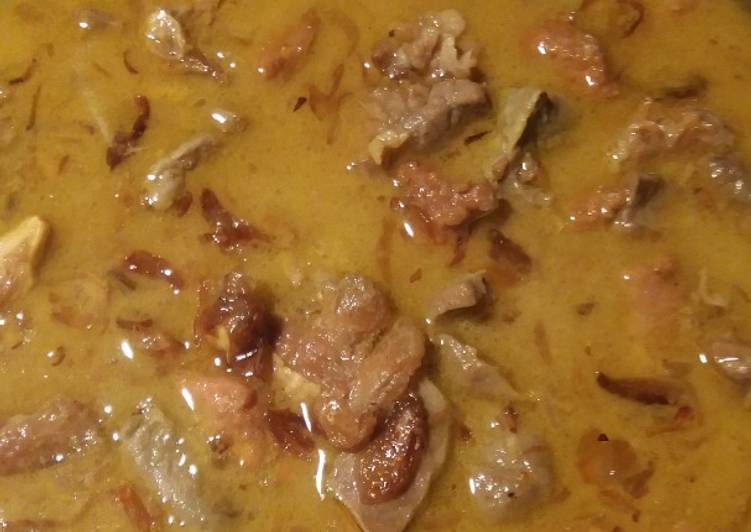 Gule sapi / gulai daging sapi
