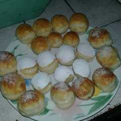 A picture of Pancitos rellenos de crema pastelera!!!.