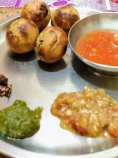 A picture of Litti chokha.