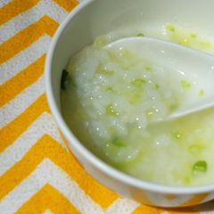 A picture of Zucchini congee (8 months baby food).