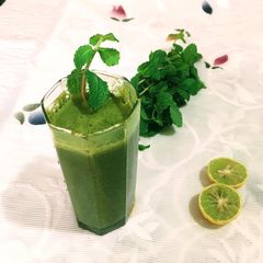 A picture of Mint Lemonade.