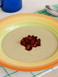 Körtés zellerkrémleves, ropogós baconnel recept fotója