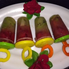 A picture of Fruit popsicles.