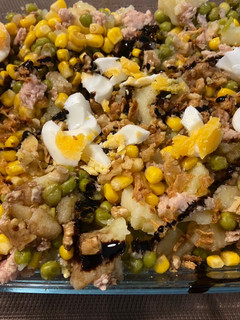 Una foto de Ensalada de patata con guisantes