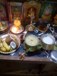 வெண் பொங்கல் சர்க்கரை ப் பொங்கல் (Pongal recipe in tamil) செய்முறை முக்கிய புகைப்படம்