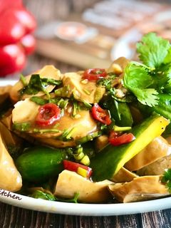 涼拌小黃瓜素雞 / 家常開味菜 的食譜成品照片