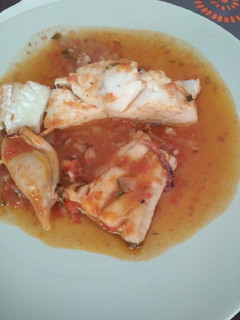 Una foto de Bacalao skrei con calamares rellenos