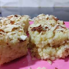 A picture of Kalakand with milk powder.