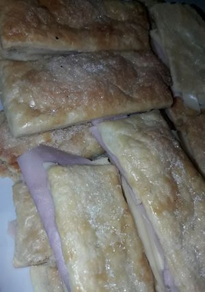 Una foto de Fosforitos con masa de hojaldre exprés🌯