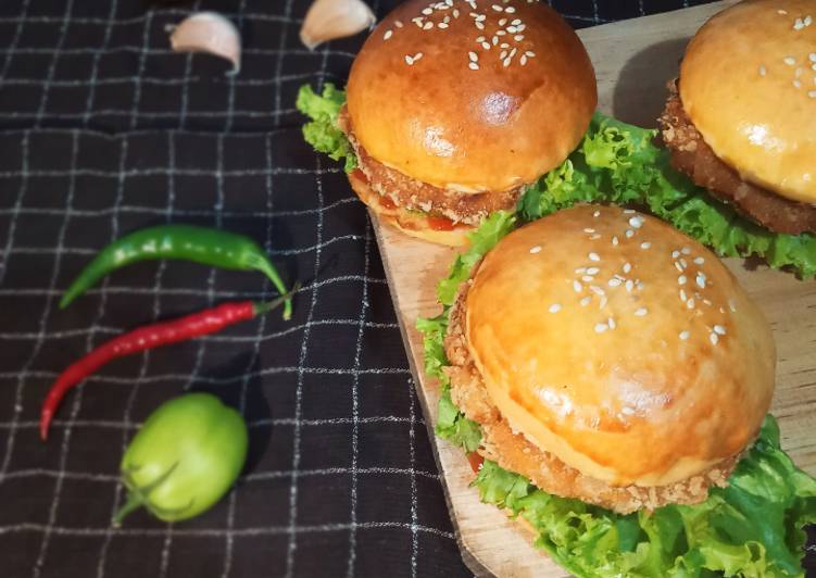 Cara Gampang Menyiapkan Burger Ayam Crispy 🍔, Bikin Ngiler