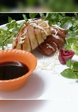 A picture of Baked Beetroot samosa.